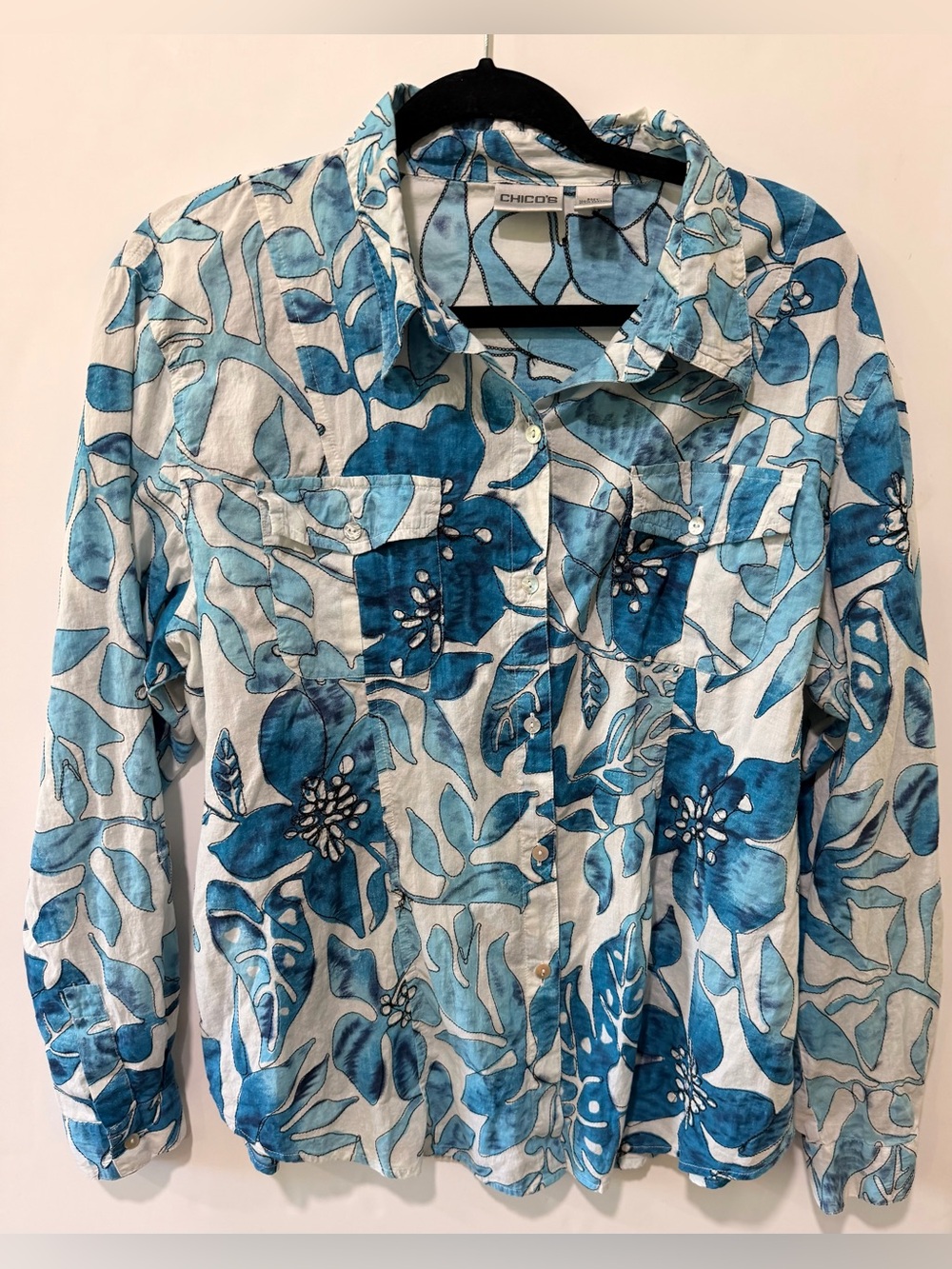 Chico's 100% Cotton Embroidered Floral Button Down Shirt Blue White Womens Sz 3
